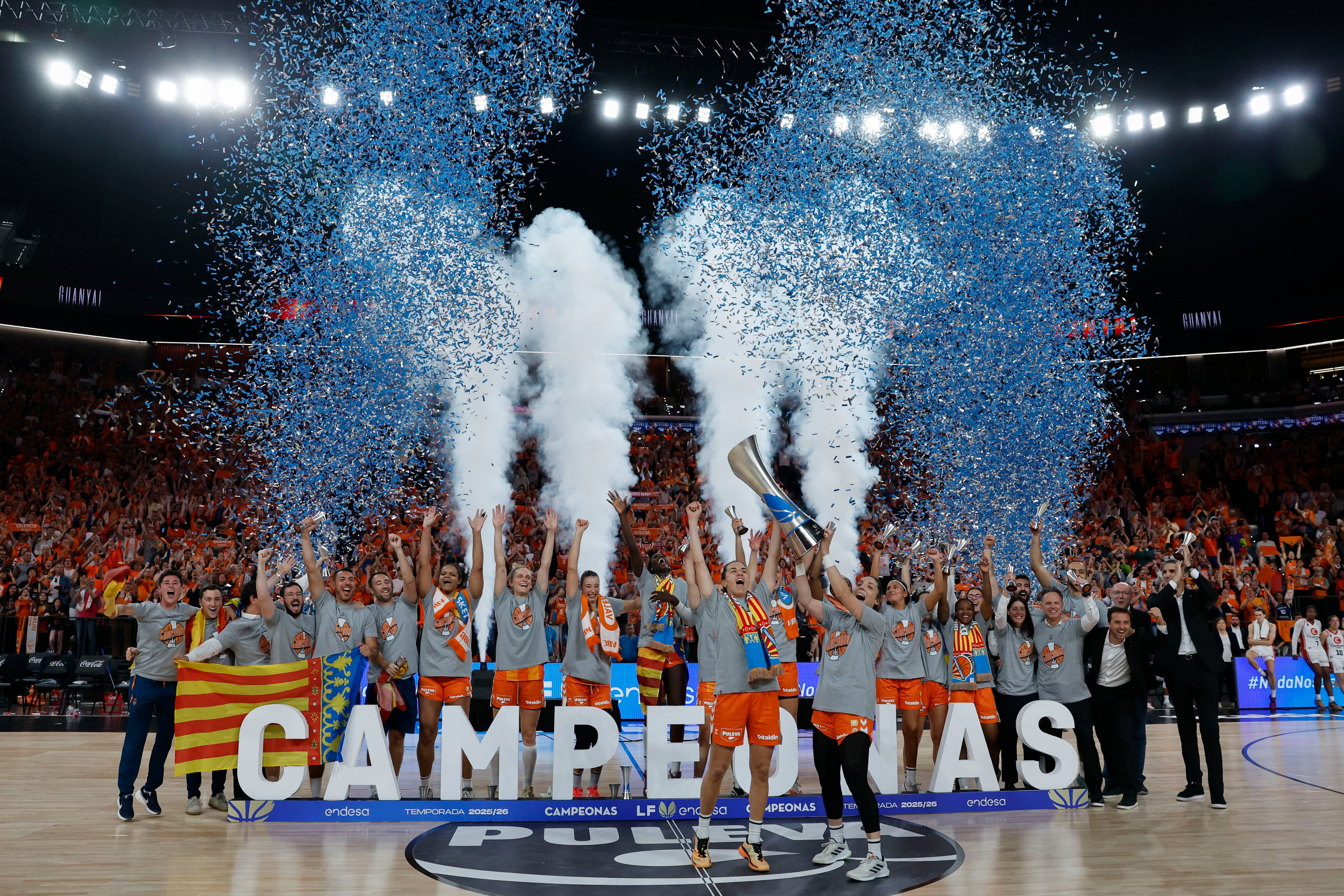 El Valencia Basket, invicto en los playoffs desde 2022, conquista su cuarta Liga consecutiva