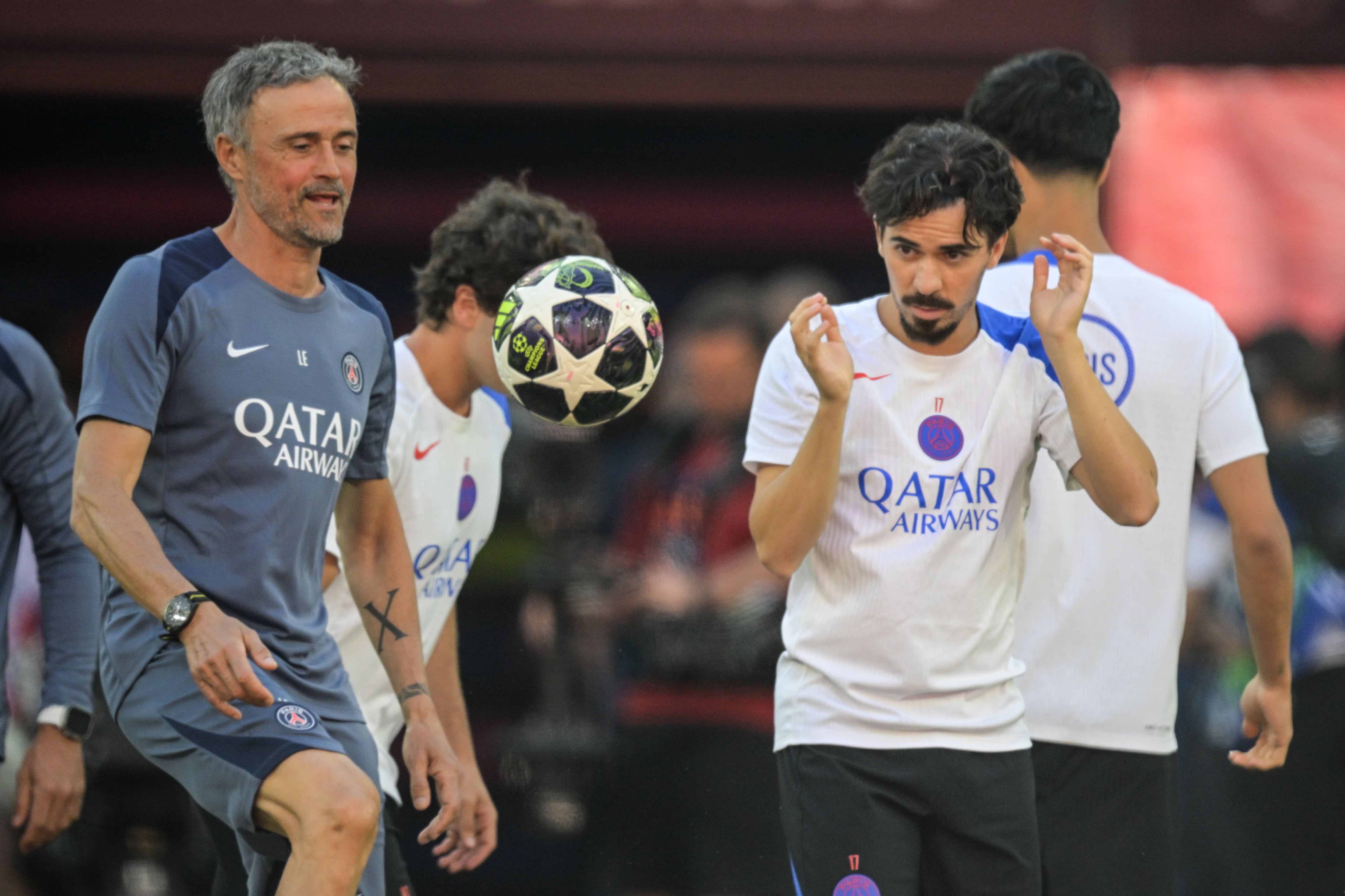 Odegaard reta al rey Vitinha en la final de la Champions