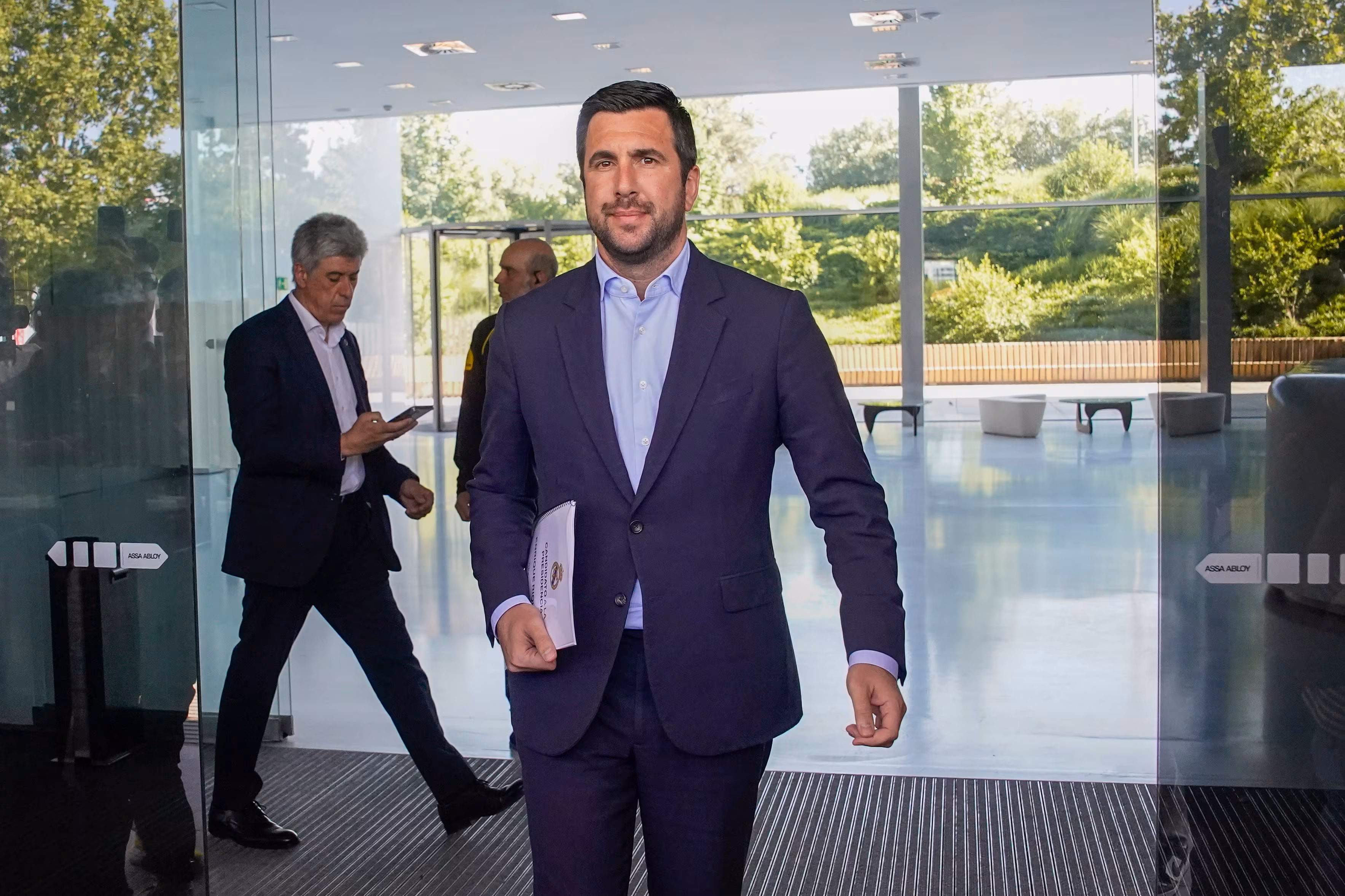 La Junta Electoral del Real Madrid aprueba la candidatura de Enrique Riquelme y el club celebrará elecciones por primera vez en 20 años