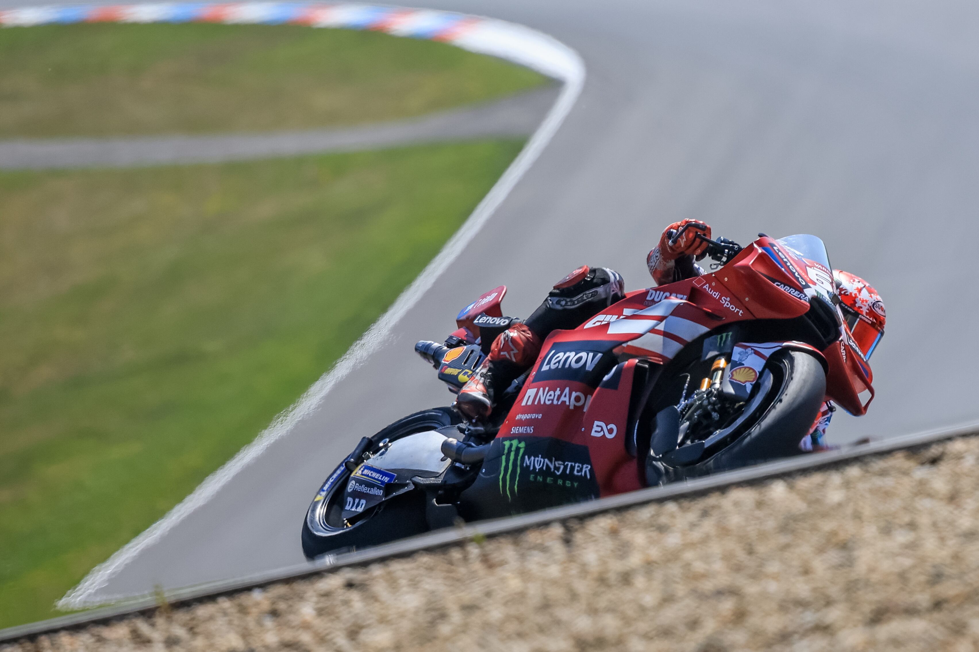 Pecco Bagnaia y Ai Ogura sacan la cabeza en el GP de la República Checa