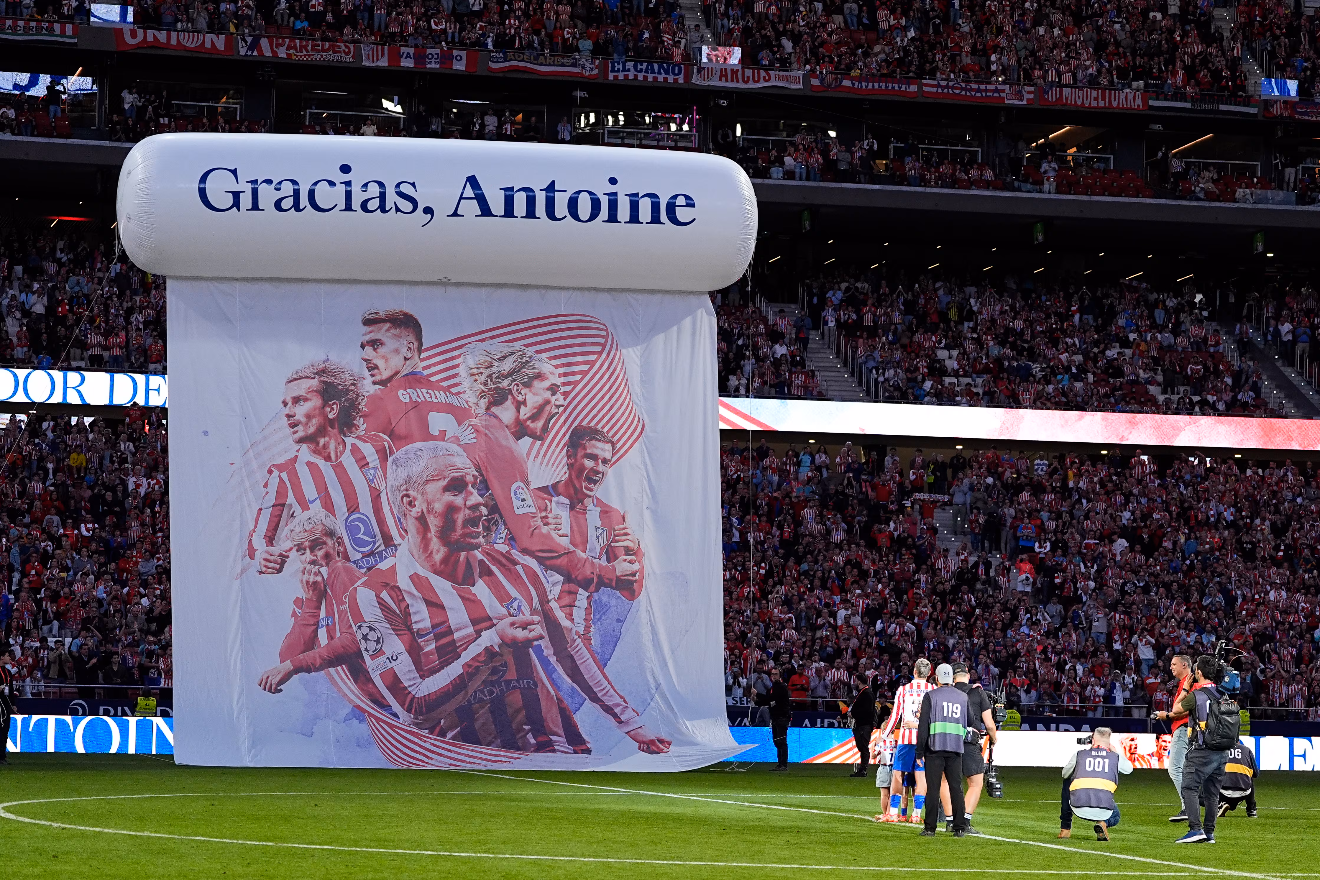 La fiesta del adiós de Griezmann es un infierno para el Girona