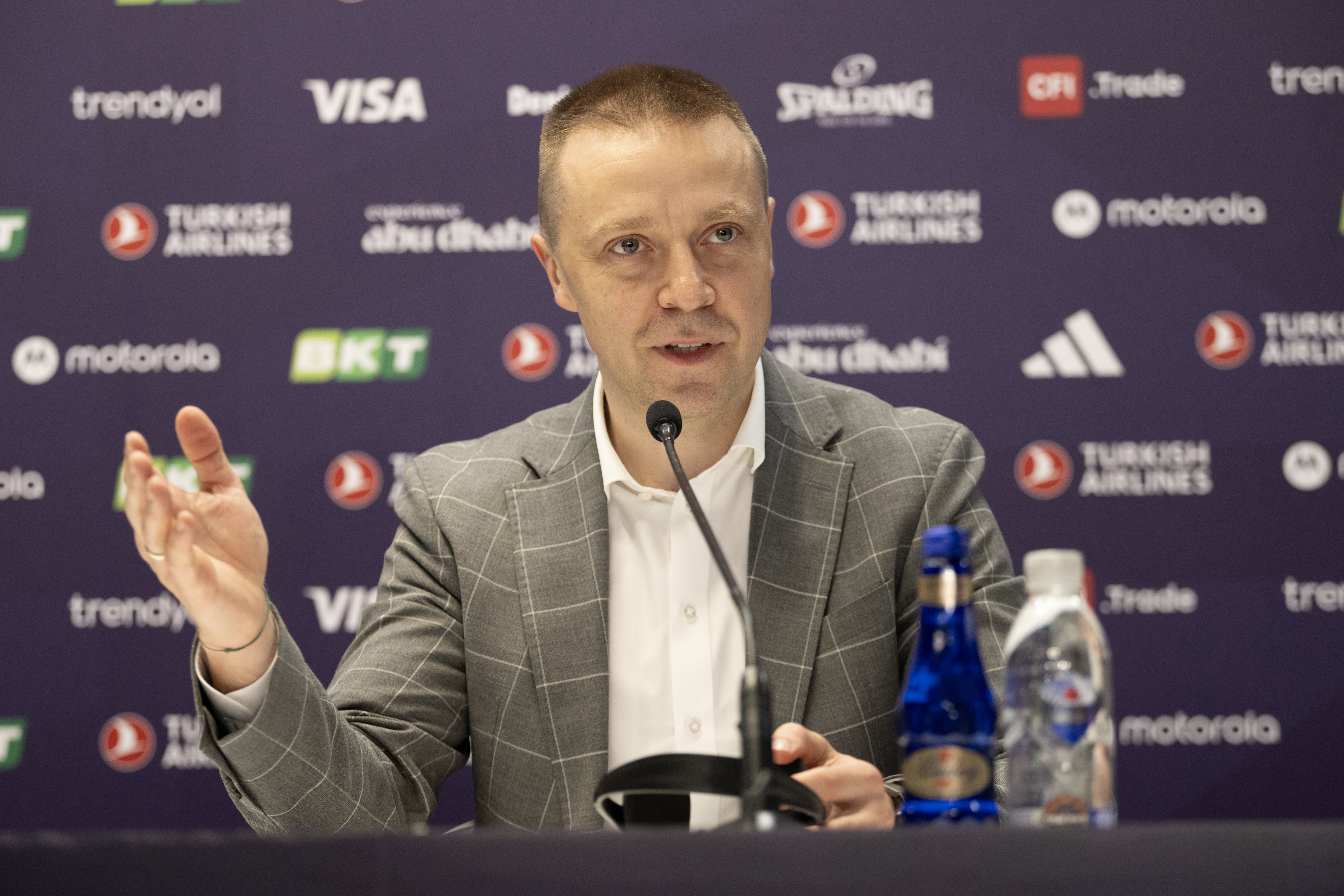 La Euroliga cambia de director general en medio del conflicto con la NBA por el control del baloncesto europeo