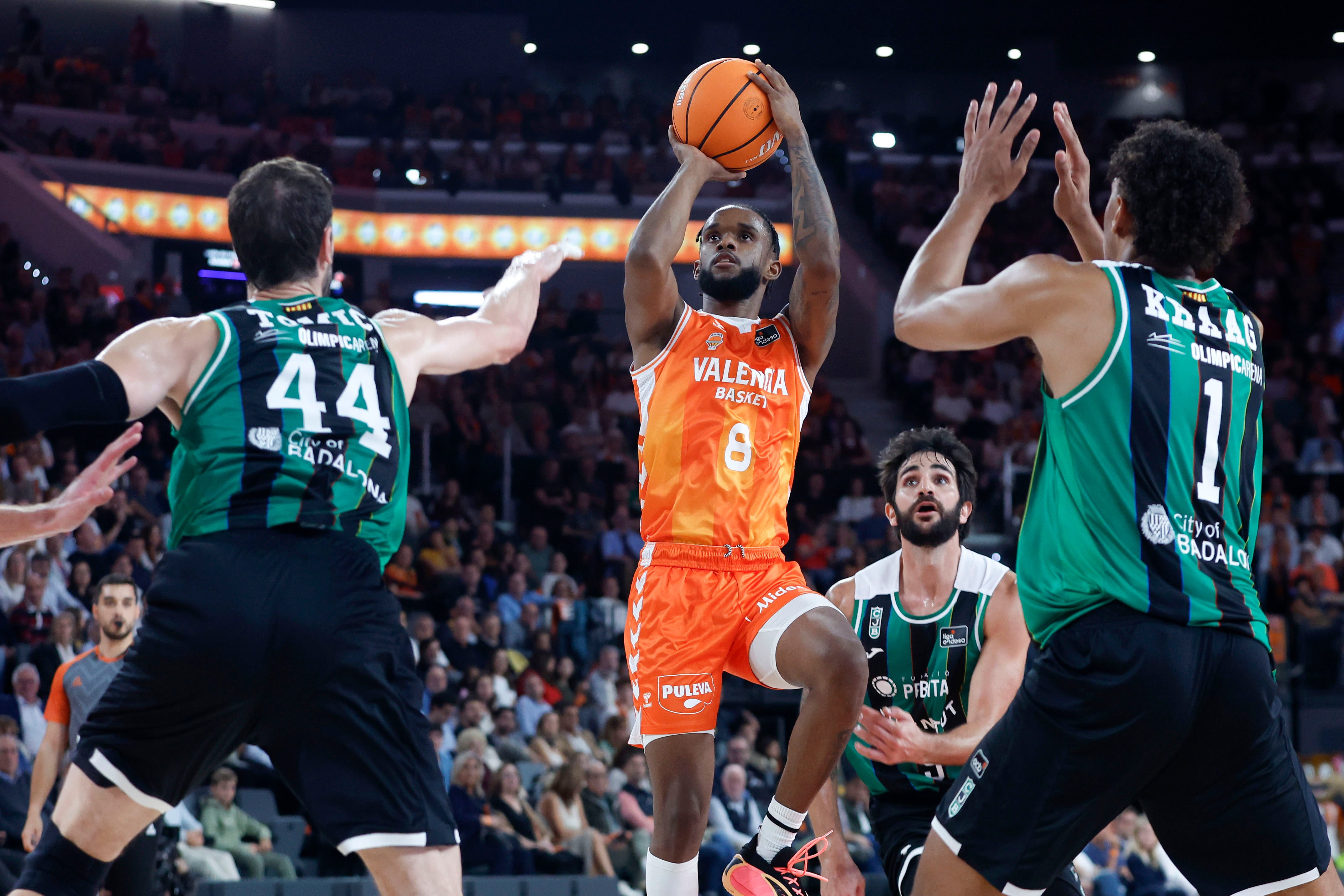 La liga ACB más imprevisible y ajustada abre las semifinales: Barcelona-Tenerife y Valencia-Joventut