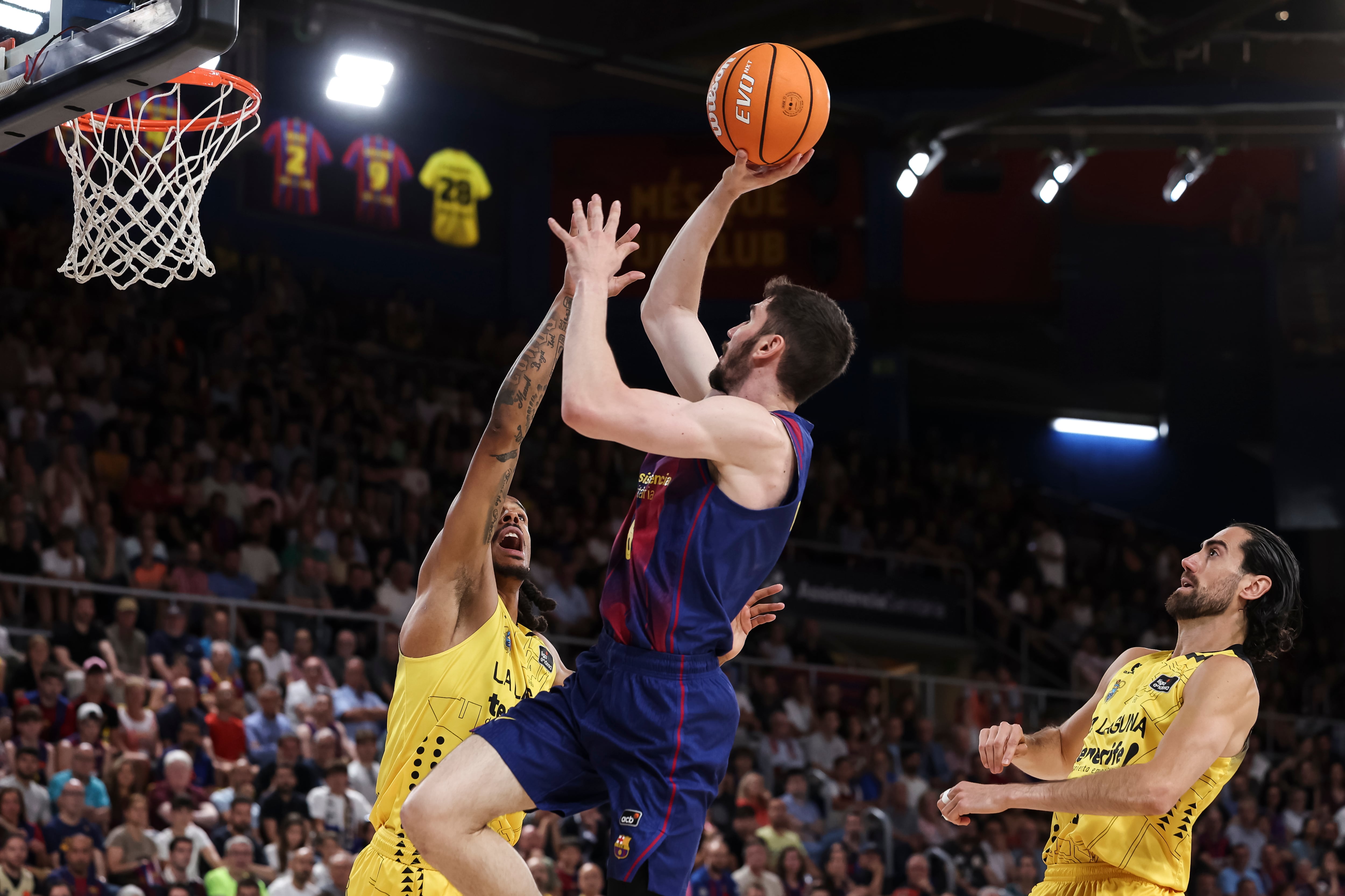 El Barça supera a un Mills de otro mundo y está a un paso de la final