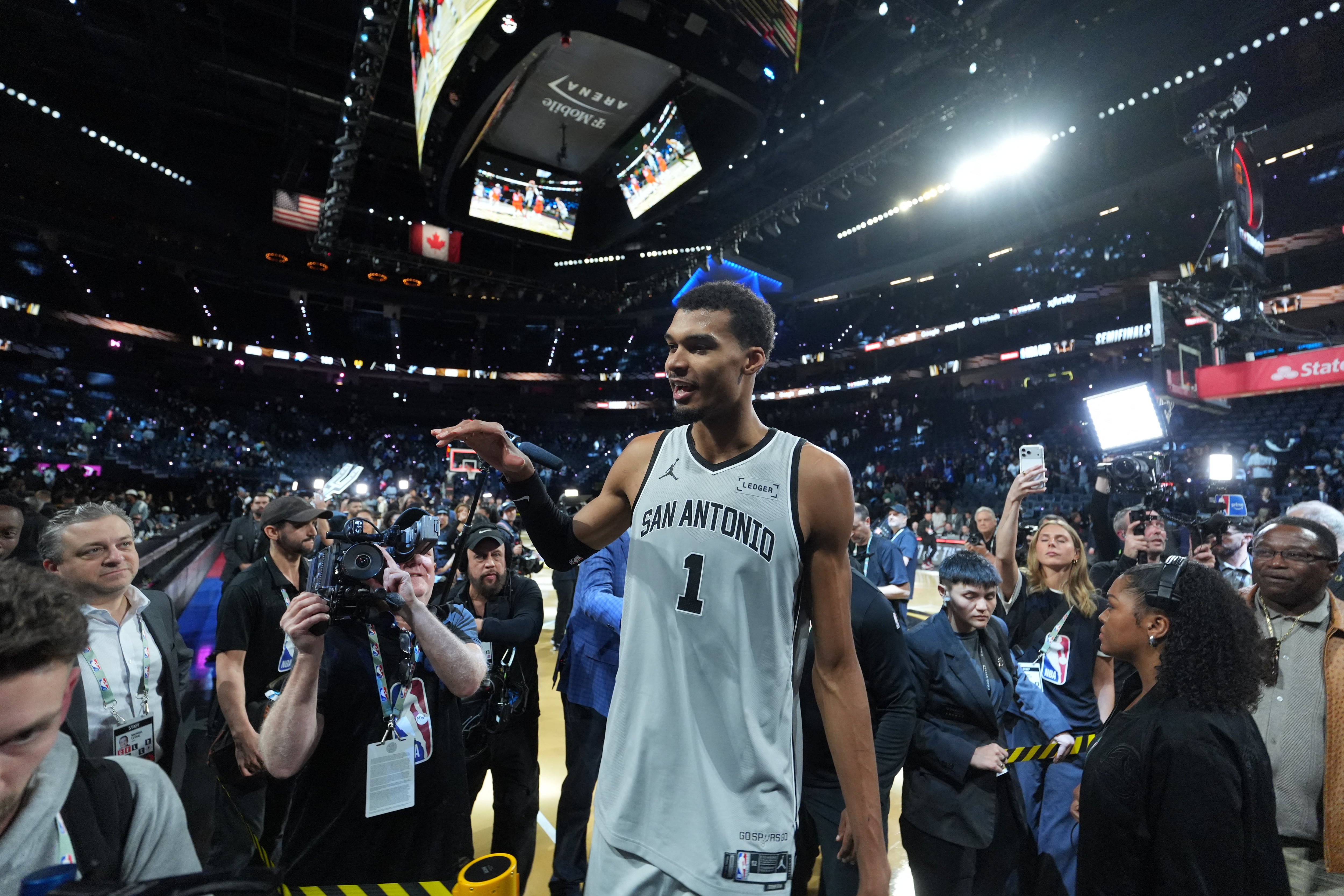 Wembanyama y Brunson sacan brillo a la tradición copera en la NBA