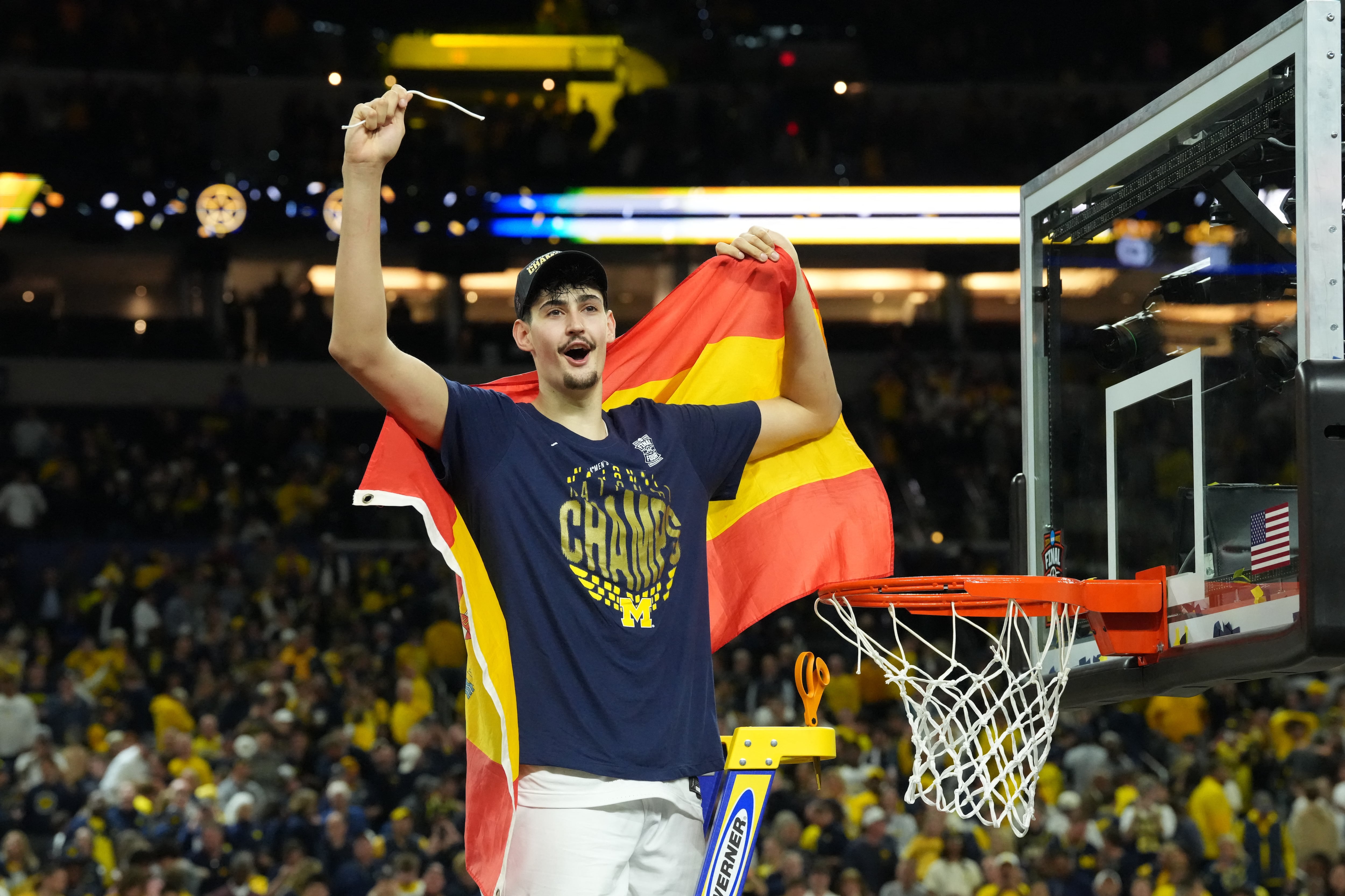 Aday Mara hace historia con Michigan y se convierte en el primer español en ganar la liga universitaria de baloncesto en EE UU