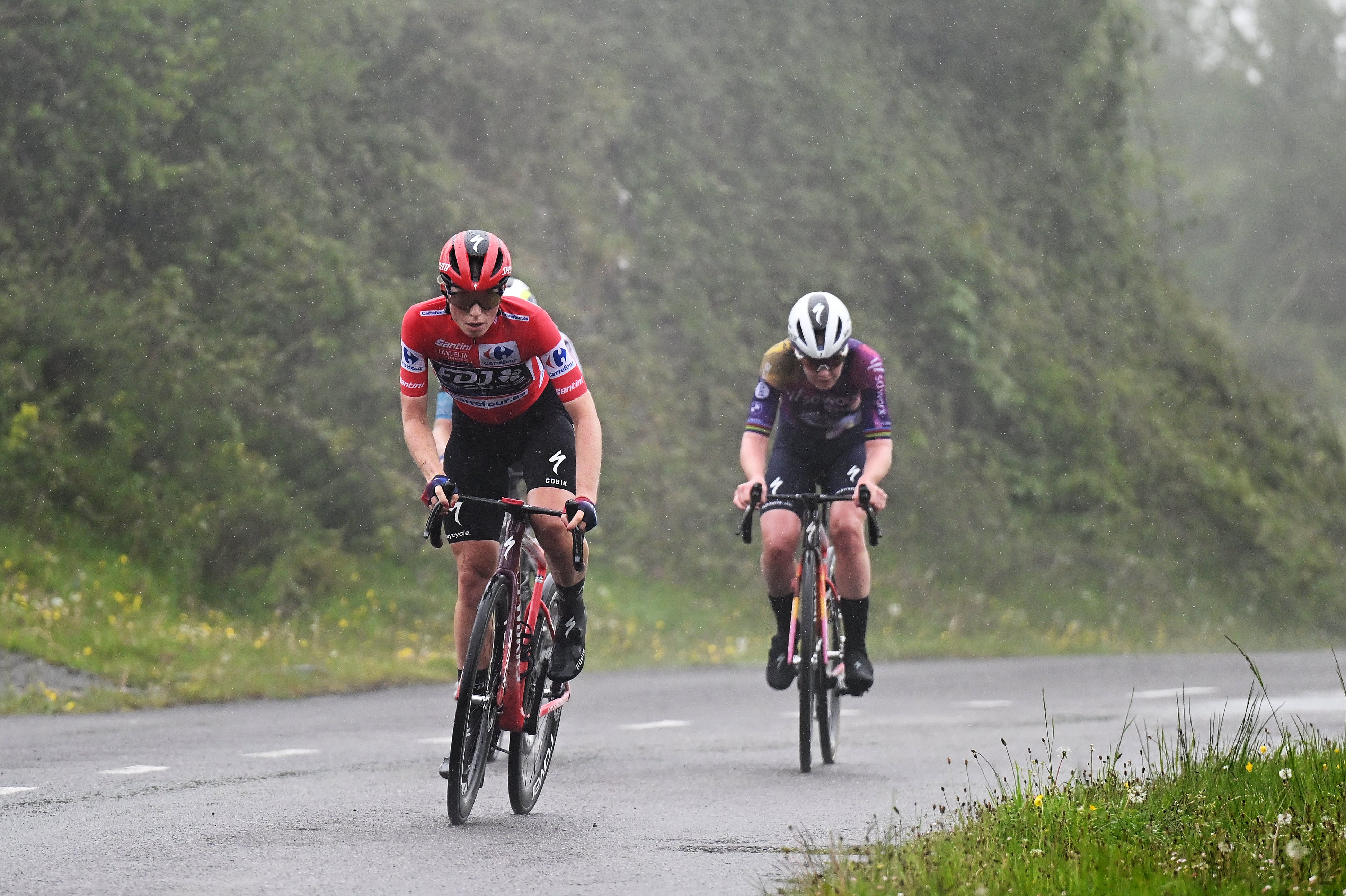 Las ciclistas, impacientes por medirse al Angliru en la Vuelta: “Vamos a sacarnos la máscara de que las mujeres no pueden subir esos puertos”