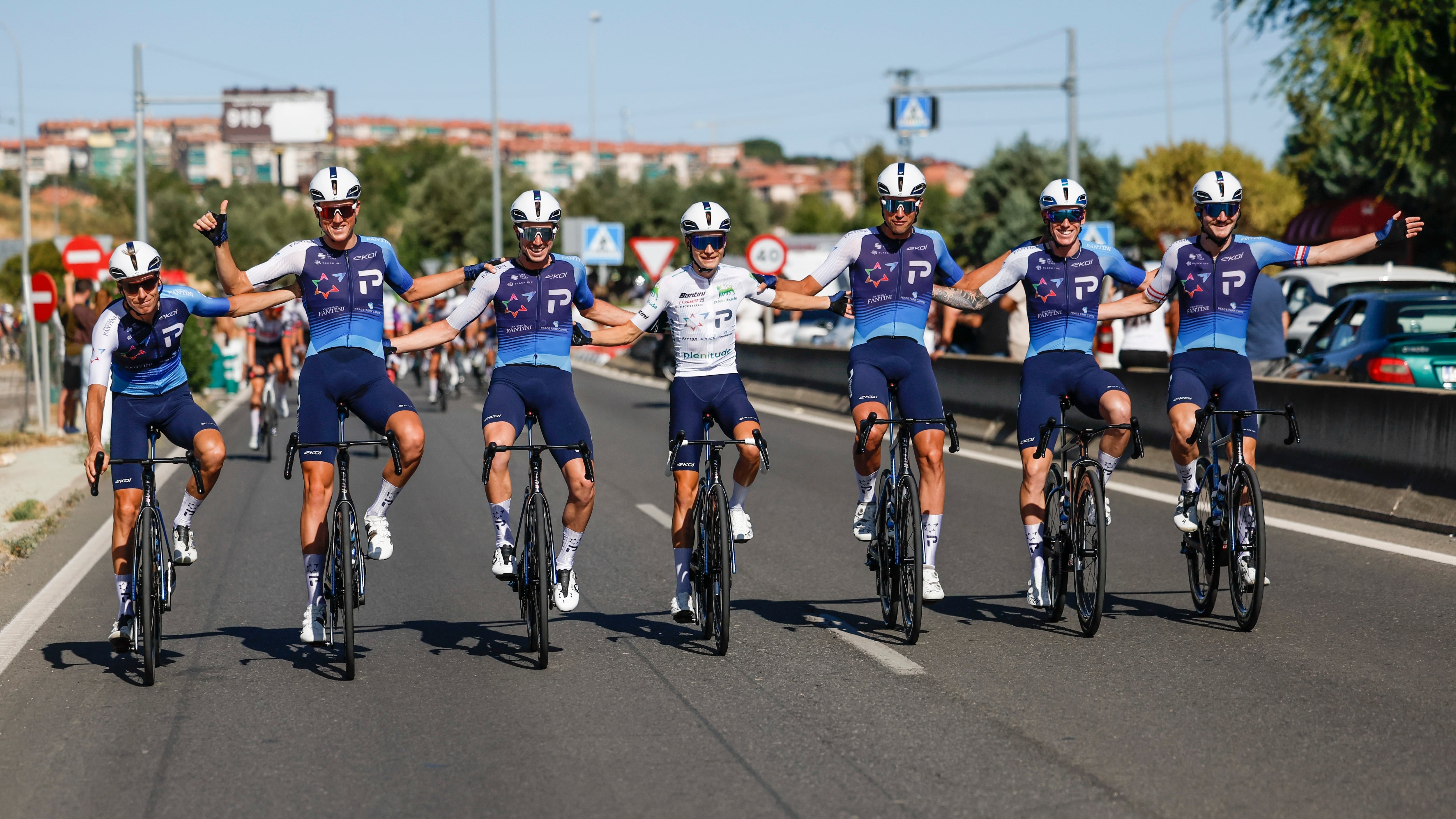 La continuidad del equipo ciclista Israel corre peligro tras la súbita renuncia de su patrocinador Premier Tech