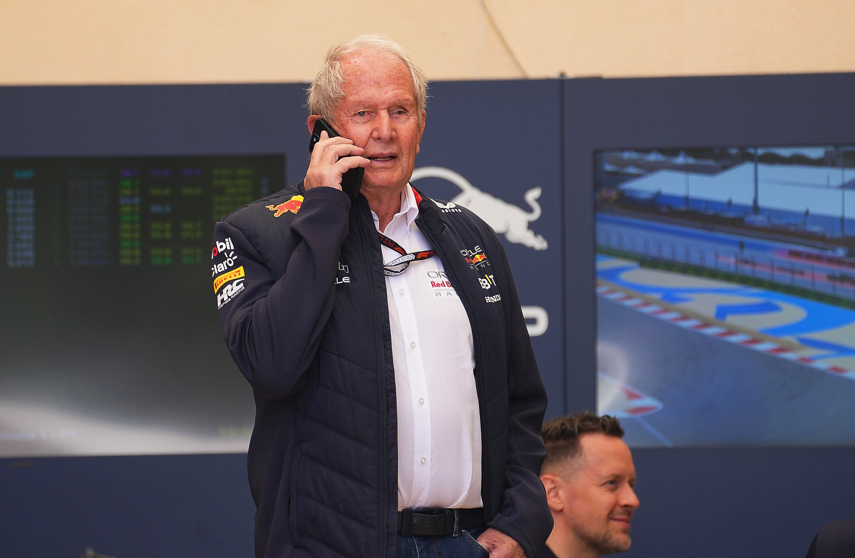 Red Bull despide al grotesco Helmut Marko