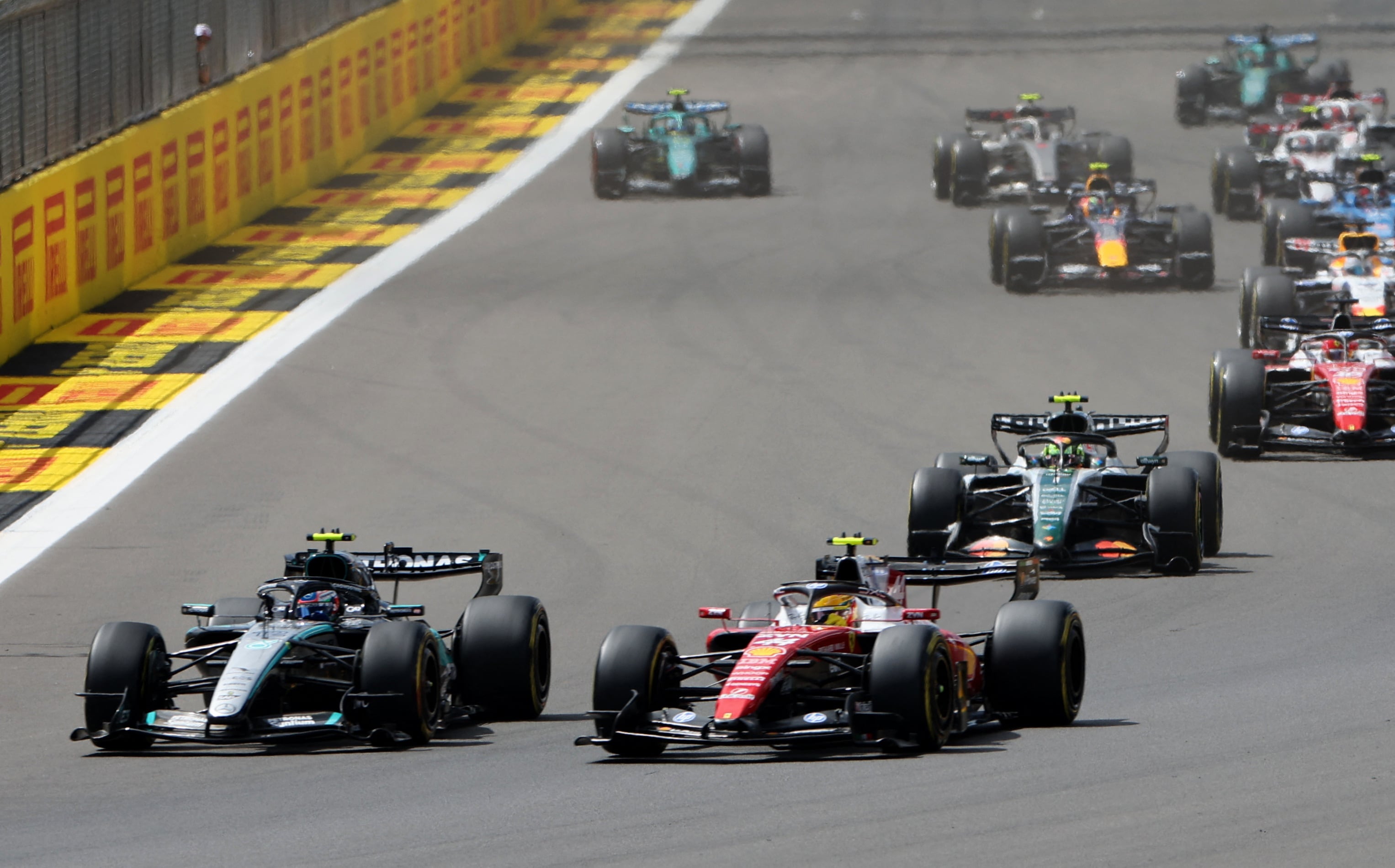 Antonelli recupera la ‘pole’ en el GP de Gran Bretaña; Hamilton, la calma