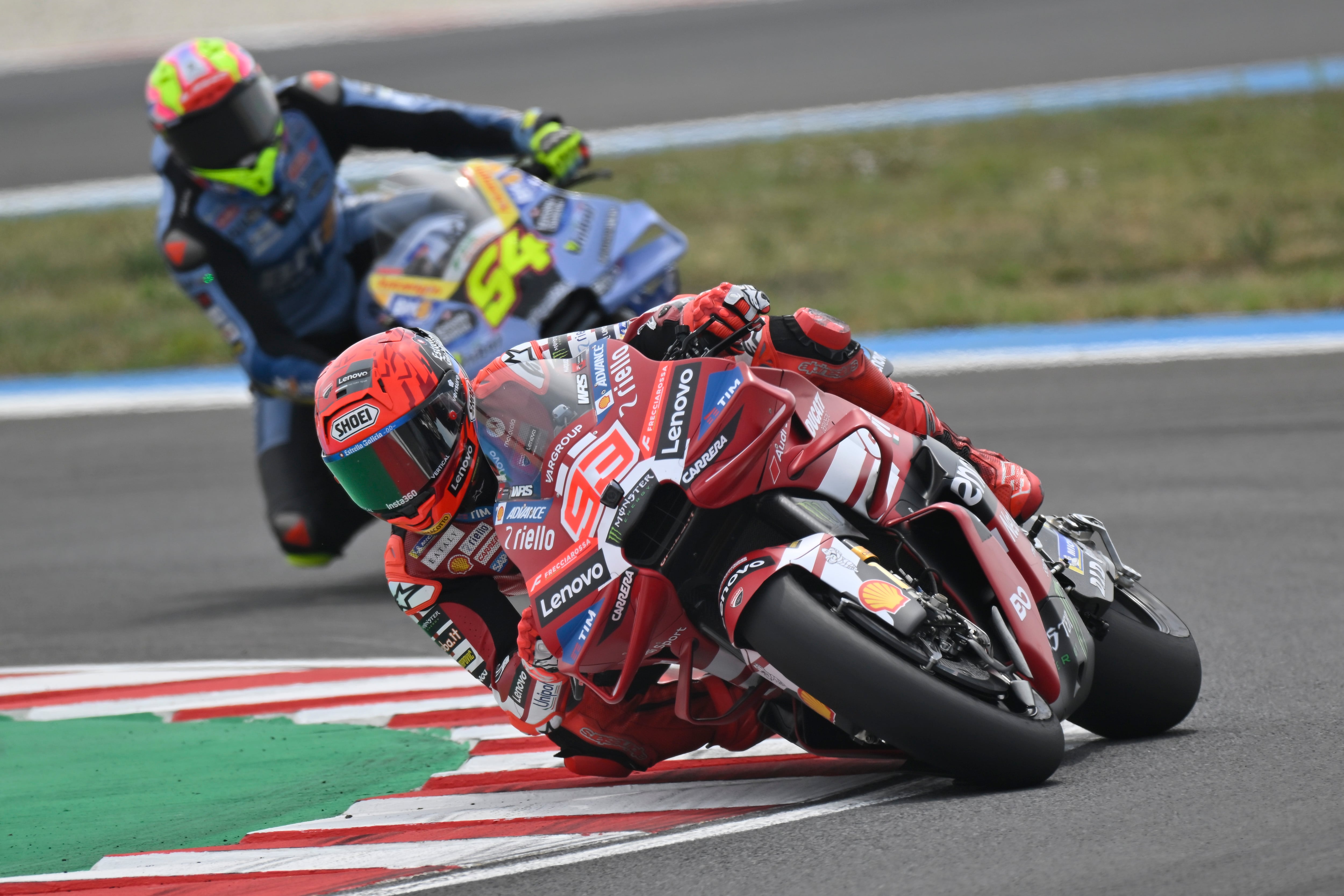 Marc Márquez es indomable: ‘pole’ y victoria al ‘sprint’ en el GP de Hungría un mes después de su última operación