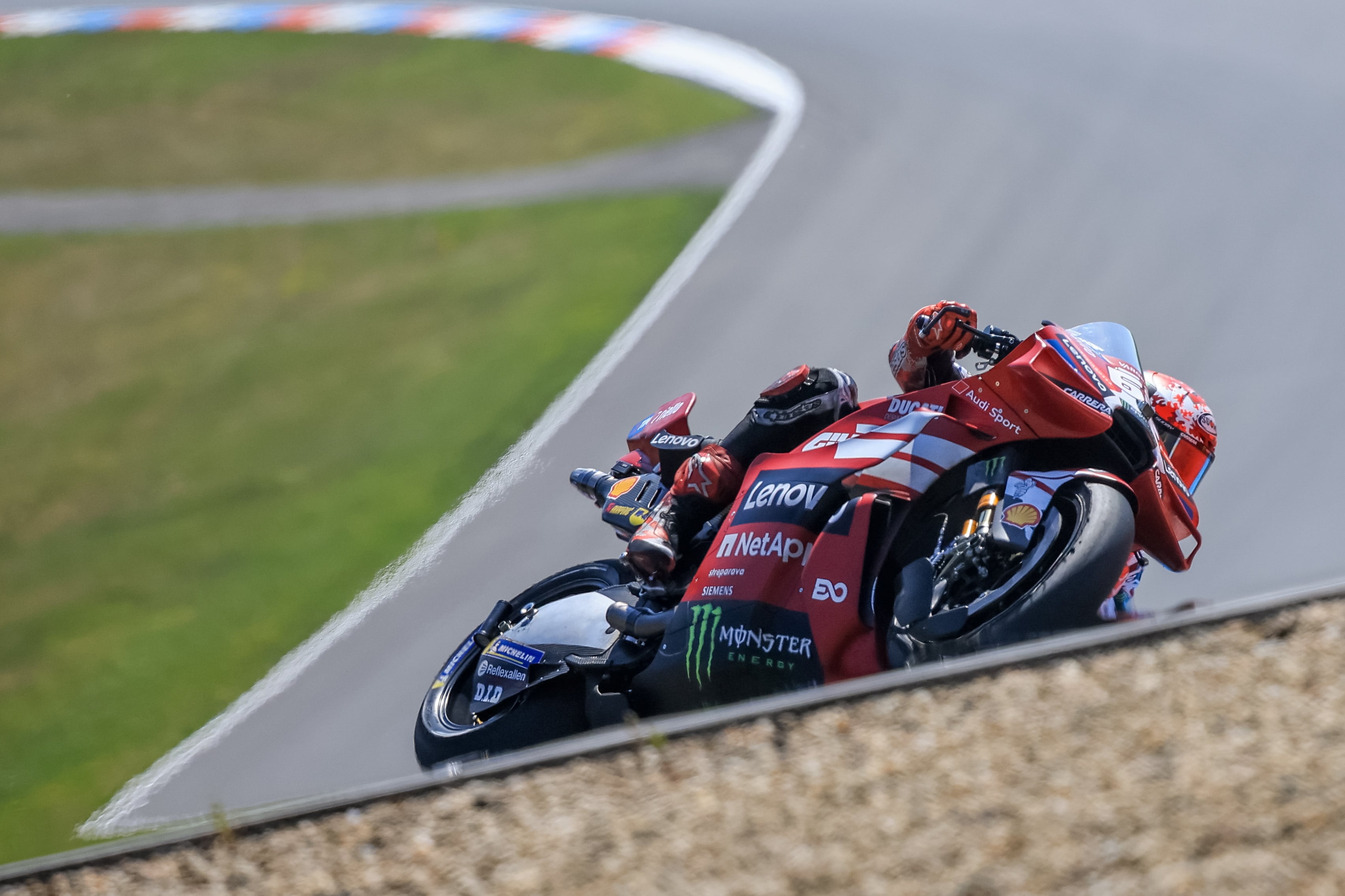 Pecco Bagnaia y Ai Ogura sacan la cabeza en el GP de la República Checa