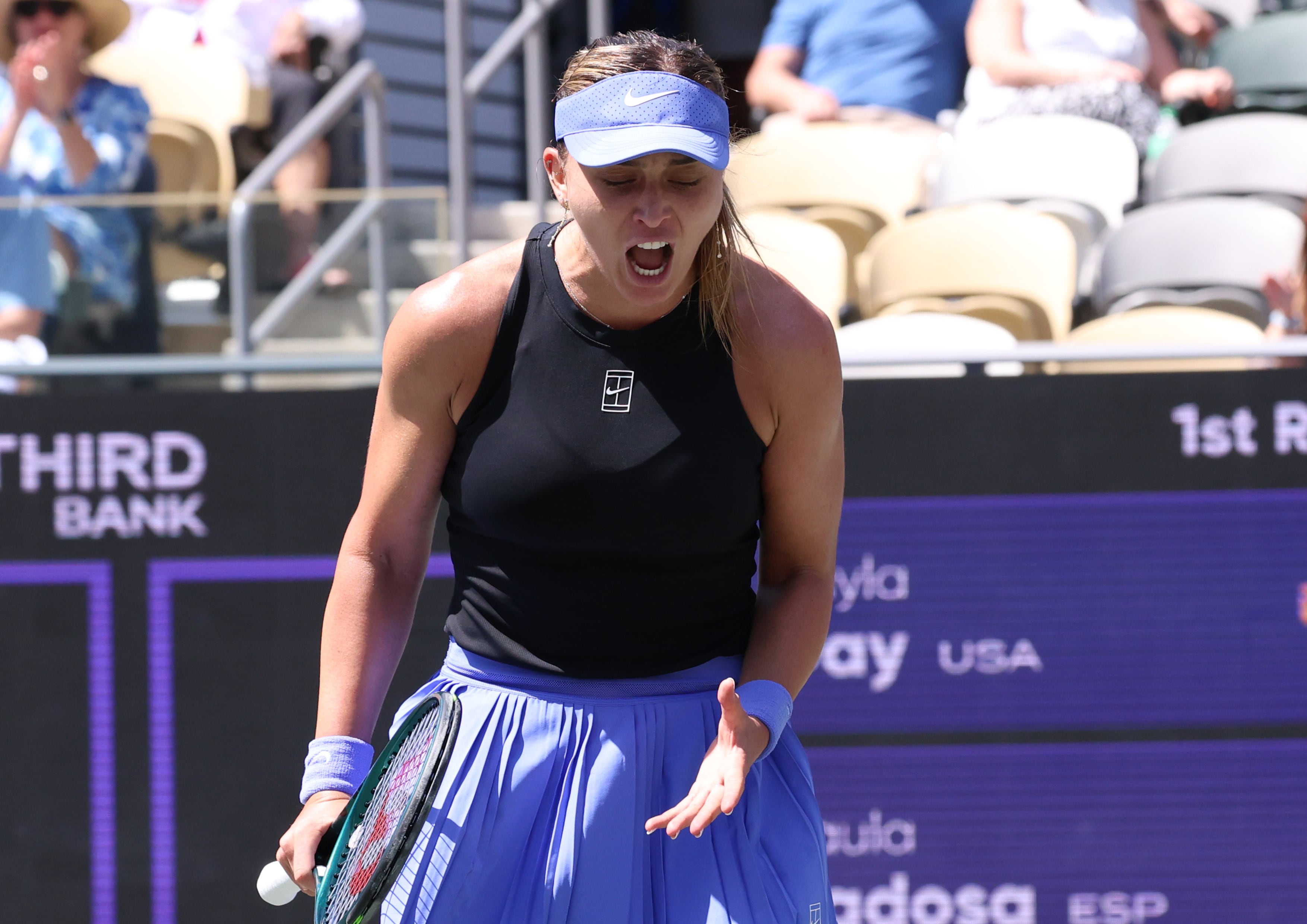 Badosa cae de nuevo y se aleja de Roland Garros