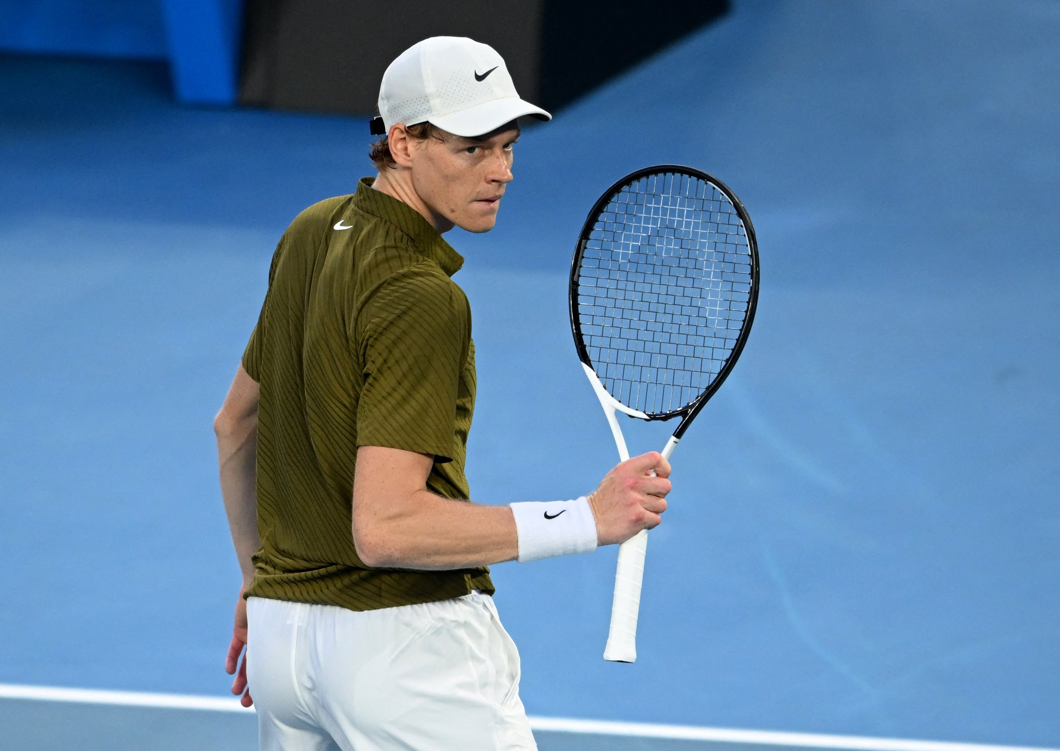 Jannik Sinner bate a Ben Shelton en tres sets y pasa a las semifinales