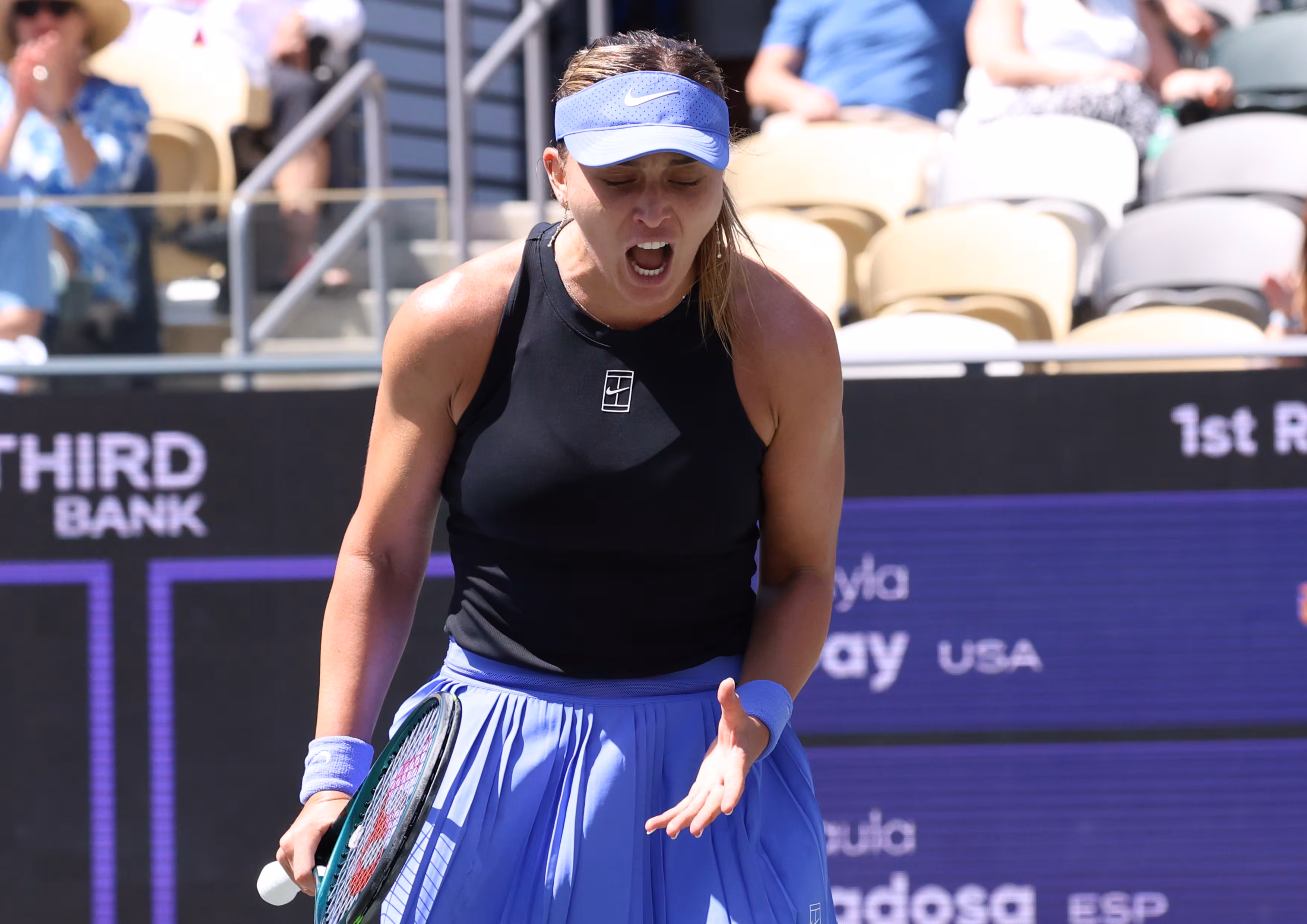 Badosa cae de nuevo y se aleja de Roland Garros